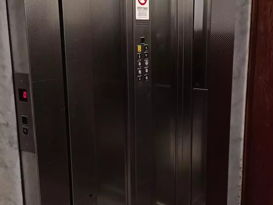 Immagine 20 di Attico in vendita  a San Remo