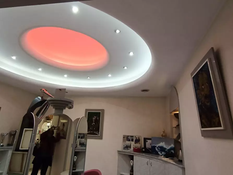 Immagine 4 di Showroom in vendita  in Via Nino Bixio a San Remo