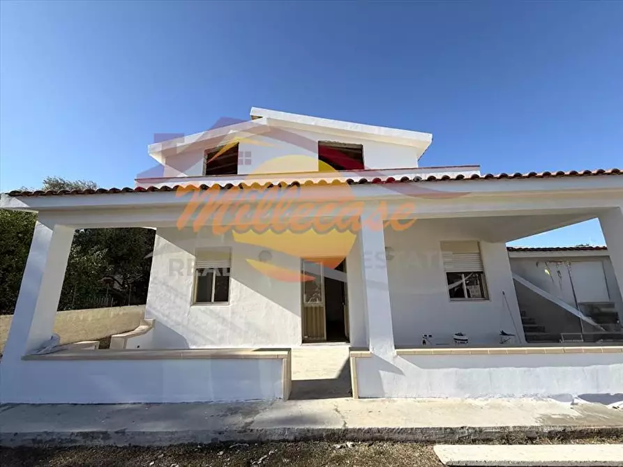 Immagine 3 di Villa in vendita  in VIA LAGO DI LUGANO a Siracusa