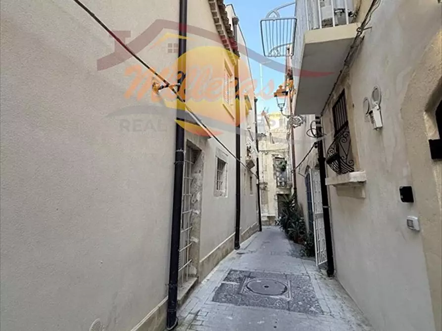 Immagine 4 di Bilocale in vendita  in VIA DELLA GIUDECCA a Siracusa