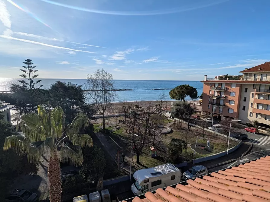 Immagine 11 di Attico in vendita  in Viale Europa 5 a San Bartolomeo Al Mare