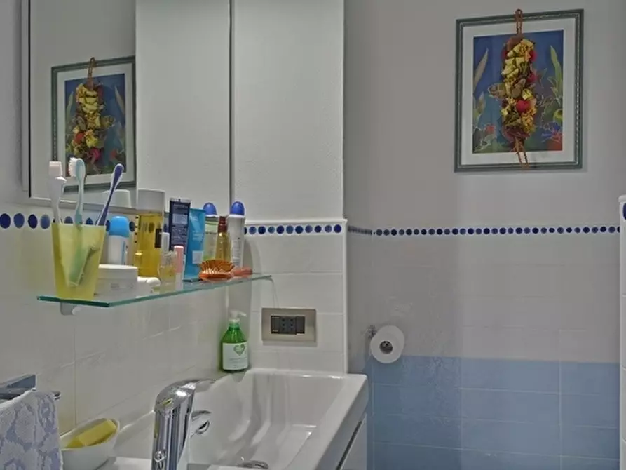 Immagine 10 di Bilocale in vendita  in Via della Resistenza 4 a San Bartolomeo Al Mare