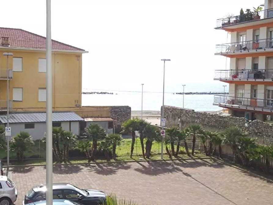 Immagine 63 di Trilocale in affitto  in Via Aurelia 57 a San Bartolomeo Al Mare