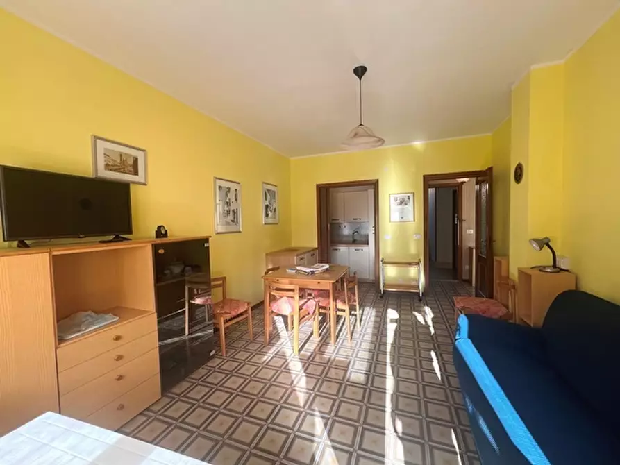 Immagine 50 di Bilocale in affitto  in Via Ischia 5 a San Bartolomeo Al Mare