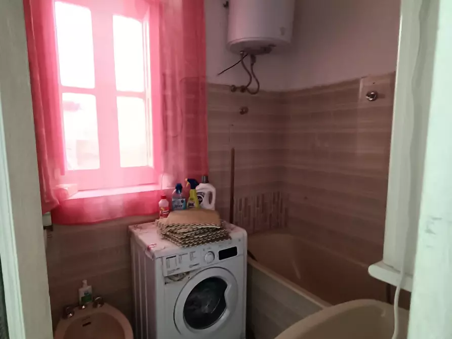 Immagine 10 di Pentalocale in vendita  in Via Roma a Pianopoli