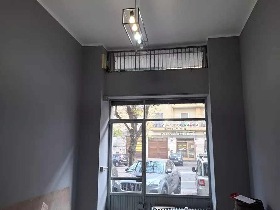 Immagine 6 di Locale commerciale in vendita  a Torino