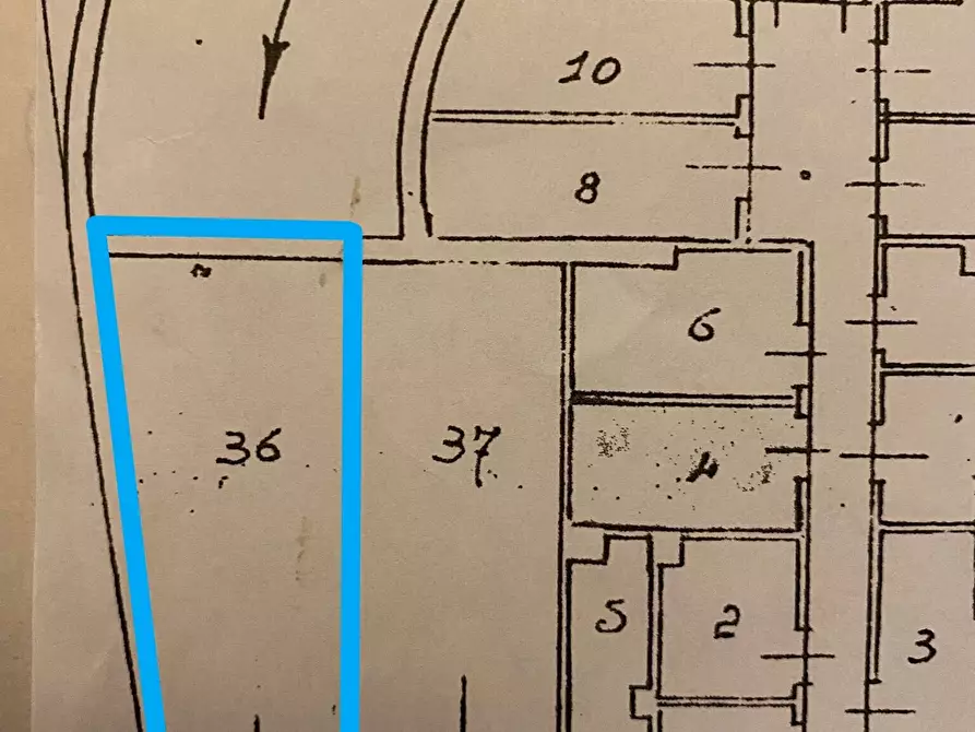 Immagine 7 di Garage in vendita  in SIGNORELLI 3 a Torino