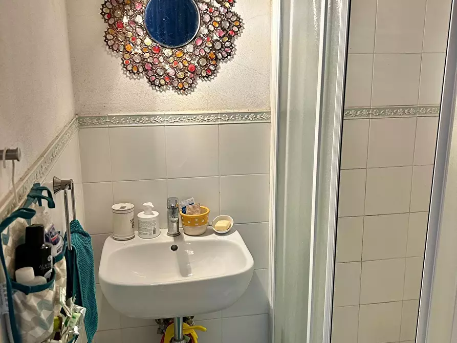 Immagine 31 di Pentalocale in vendita  a Sarzana