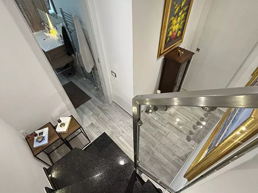 Immagine 21 di Attico in vendita  a Sarzana