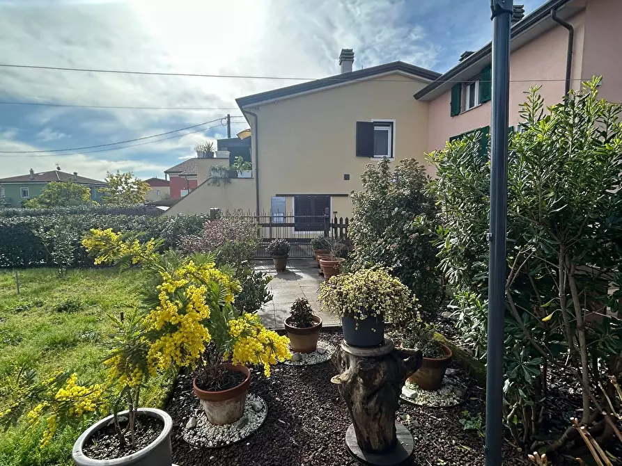 Immagine 30 di Terratetto in vendita  a Sarzana