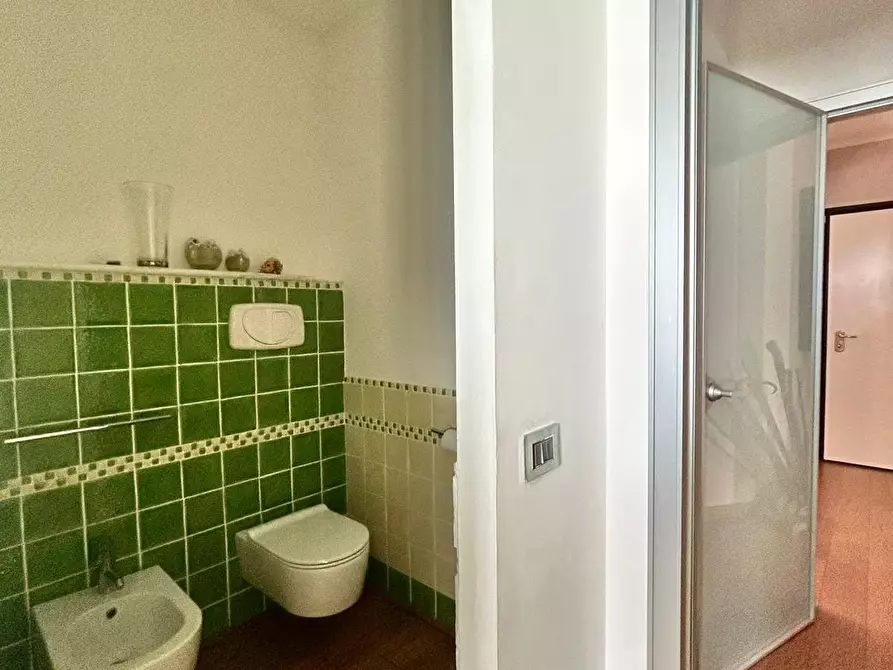 Immagine 43 di Pentalocale in vendita  a Sarzana