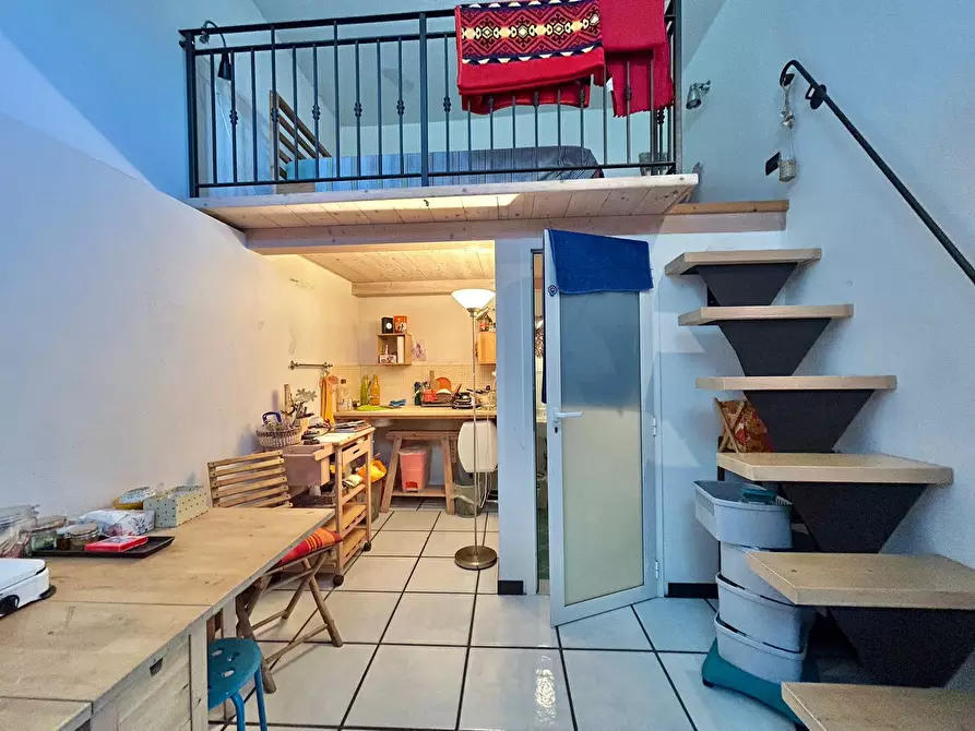 Immagine 28 di Pentalocale in vendita  a Sarzana