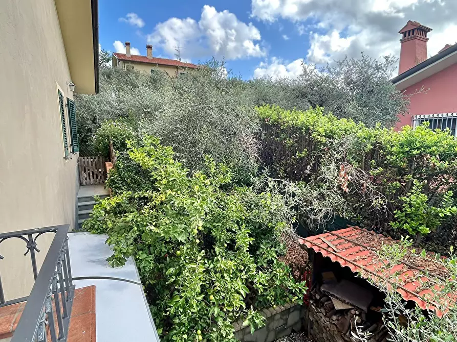 Immagine 16 di Villa in vendita  a Sarzana
