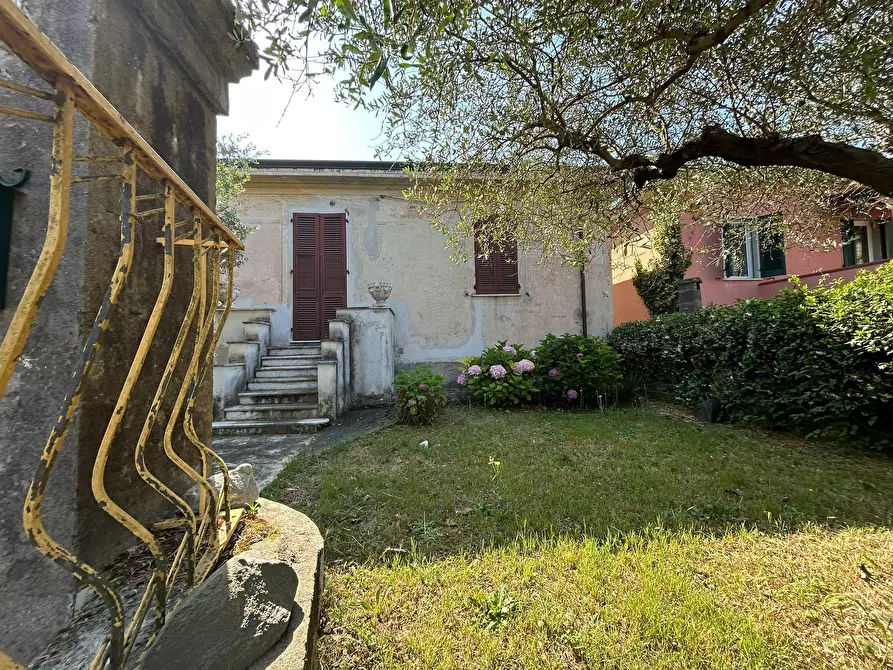 Immagine 6 di Casa indipendente in vendita  a Sarzana