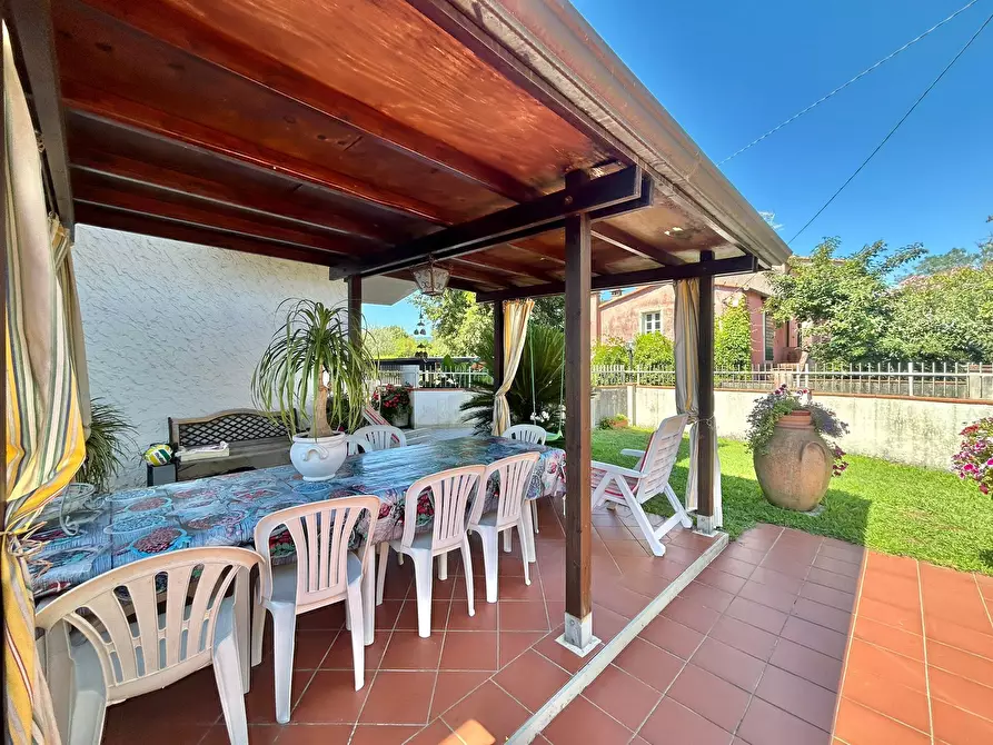 Immagine 10 di Porzione di casa in vendita  a Fosdinovo