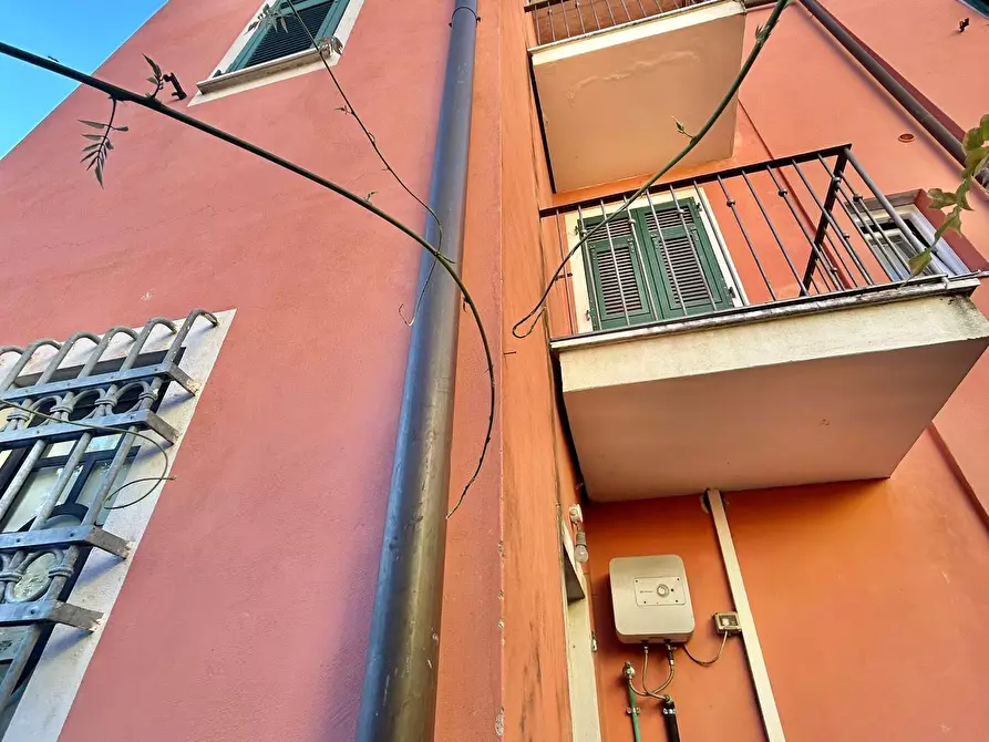 Immagine 1 di Locale commerciale in vendita  a Sarzana