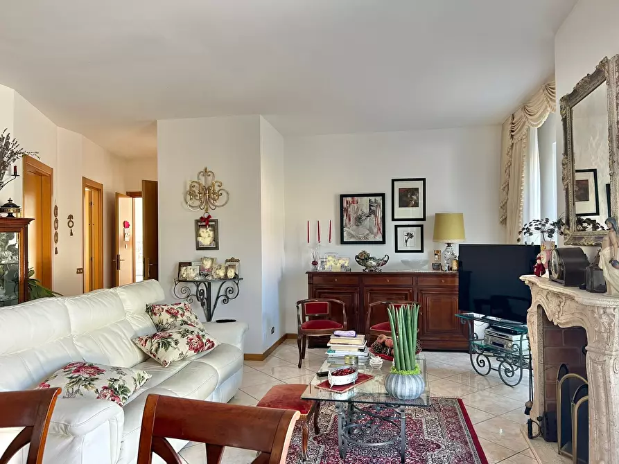 Immagine 17 di Porzione di casa in vendita  a Fosdinovo