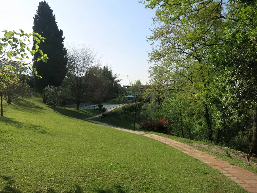 Immagine 22 di Villa in vendita  a Sarzana