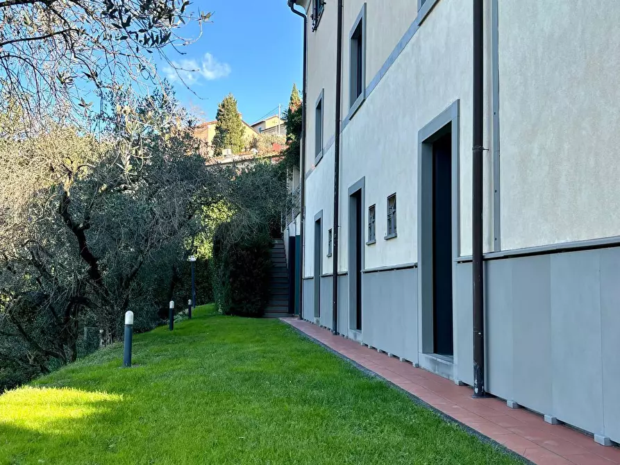 Immagine 5 di Villa in vendita  a Sarzana