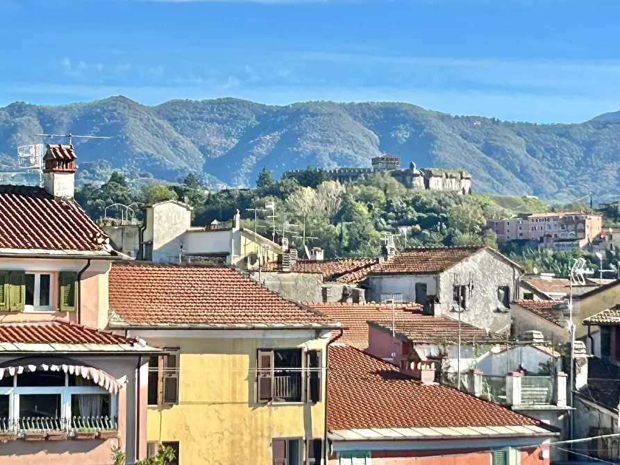 Immagine 24 di Quadrilocale in vendita  a Sarzana