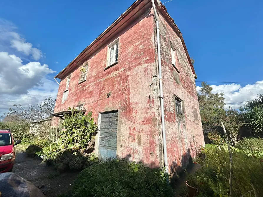 Immagine 11 di Rustico / casale in vendita  a Sarzana