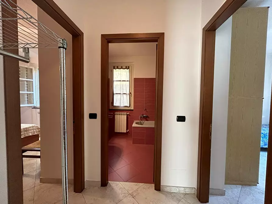 Immagine 28 di Villa in vendita  a Sarzana