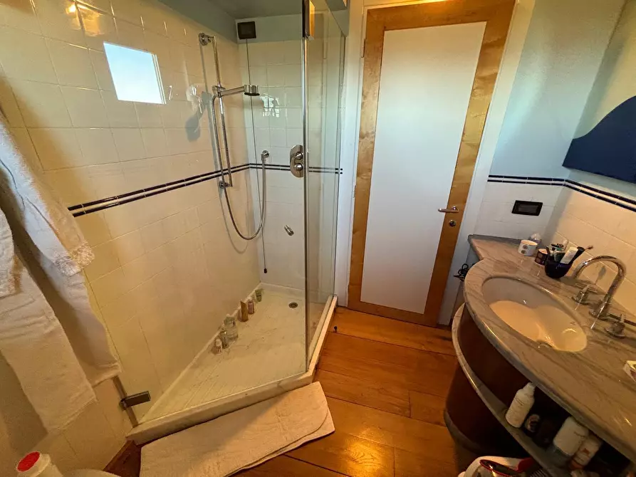 Immagine 39 di Villa in vendita  a Sarzana