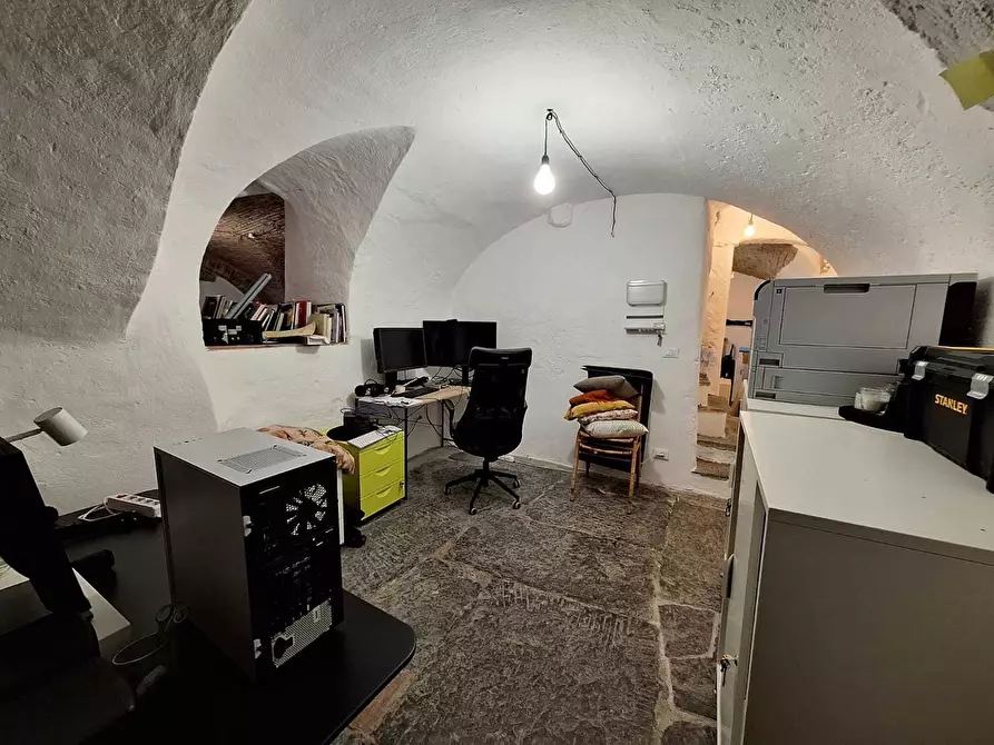 Immagine 11 di Locale commerciale in affitto  in Via Sobborgo Spina 16 a Sarzana