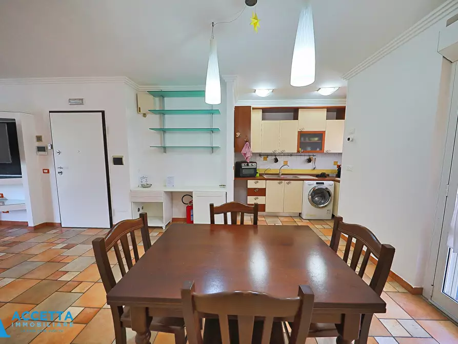 Immagine 8 di Trilocale in vendita  in Via Lago Ampollino 23 a Taranto