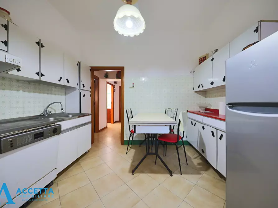 Immagine 20 di Quadrilocale in vendita  in Via della Croce 2 a Taranto