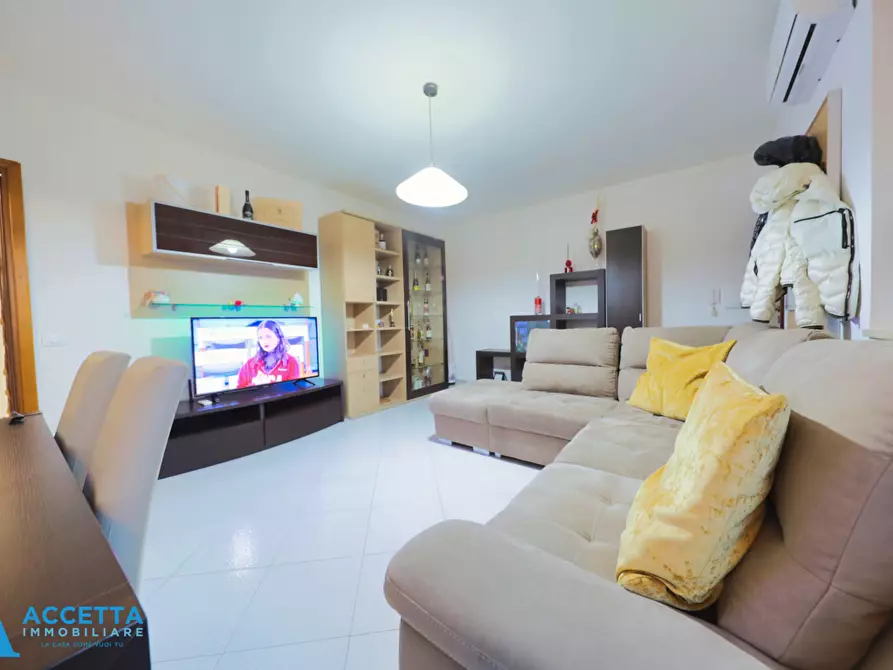 Immagine 11 di Trilocale in vendita  in Via Lago di Lugano 24 a Taranto