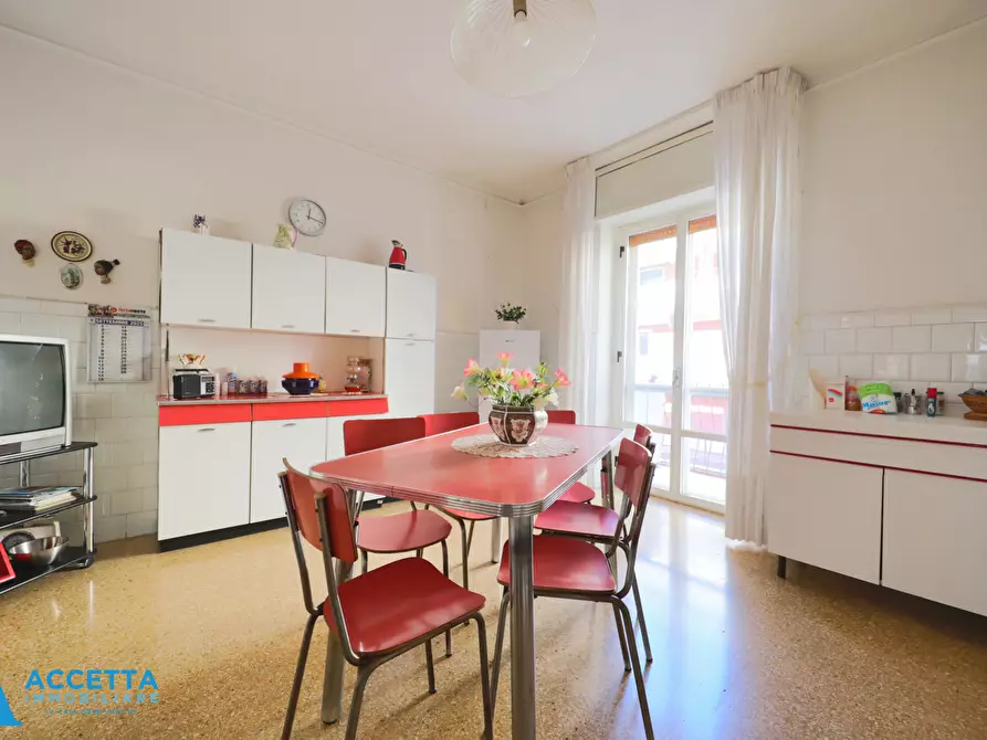 Immagine 7 di Trilocale in vendita  in Via Elio 56 a Taranto