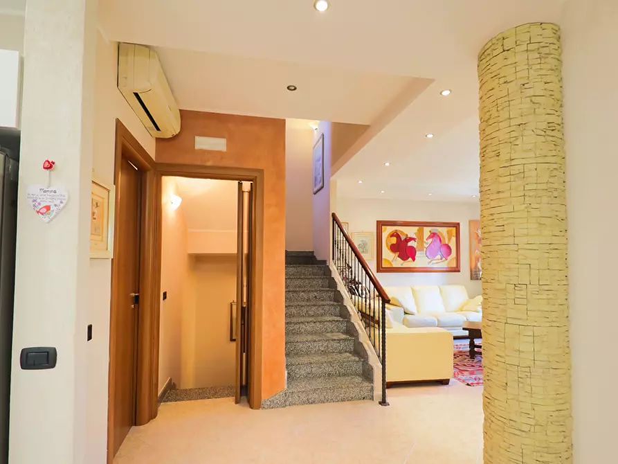 Immagine 9 di Villa in vendita  in Via Cantoni 20 a Taranto