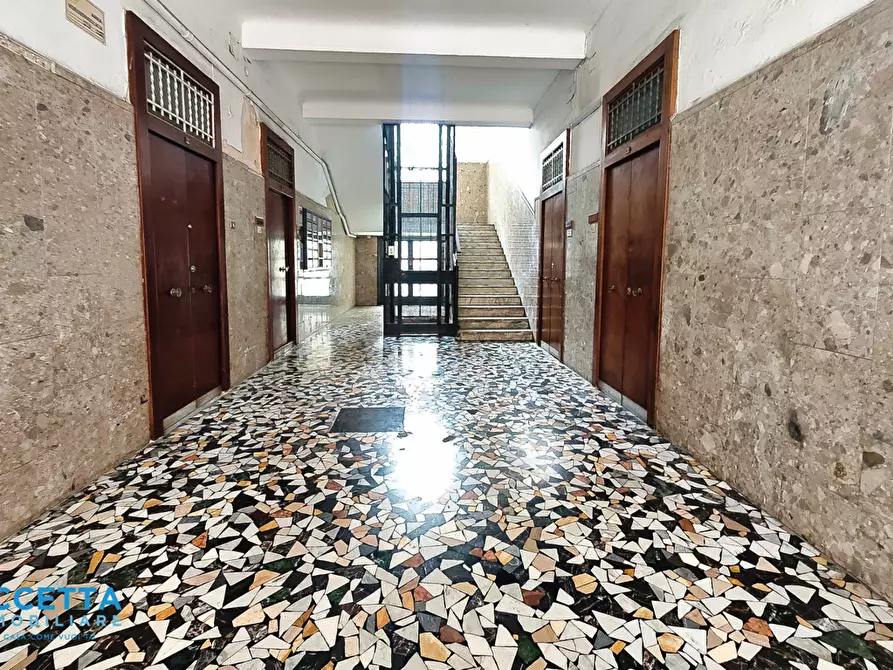 Immagine 24 di Bilocale in vendita  in Via Diego Peluso 89 a Taranto