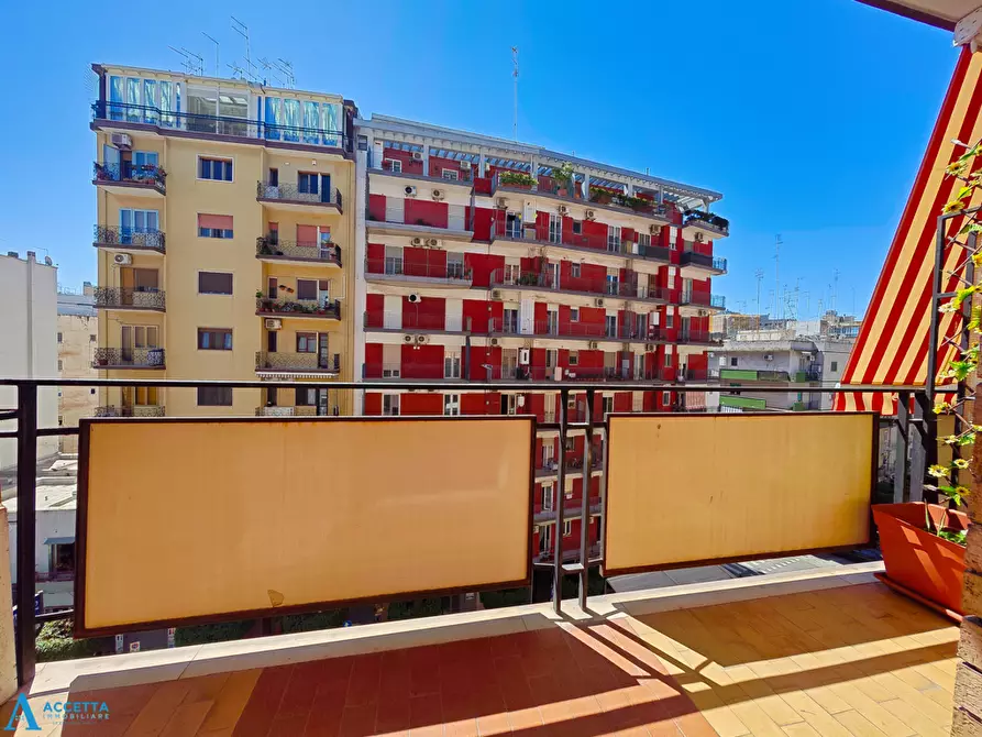 Immagine 7 di Trilocale in vendita  in Viale Liguria 27 a Taranto