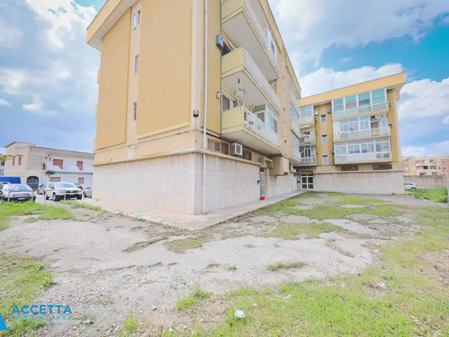 Immagine 14 di Locale commerciale in vendita  in Corso Vittorio Emanuele II 11 a Taranto