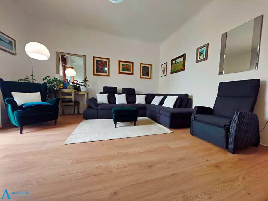 Immagine 3 di Trilocale in vendita  in Via Angelo Berardi 83 a Taranto