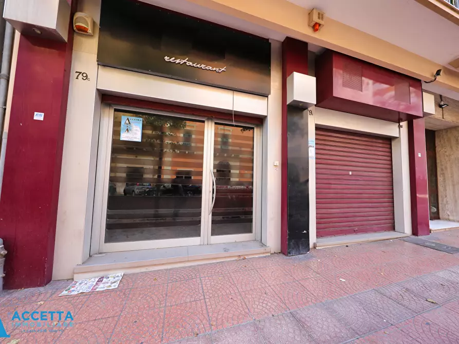 Immagine 1 di Locale commerciale in affitto  in Corso Umberto I 79 a Taranto