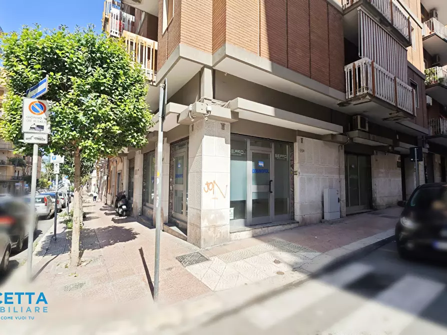 Immagine 14 di Locale commerciale in vendita  in Via Dica di Genova 50 a Taranto