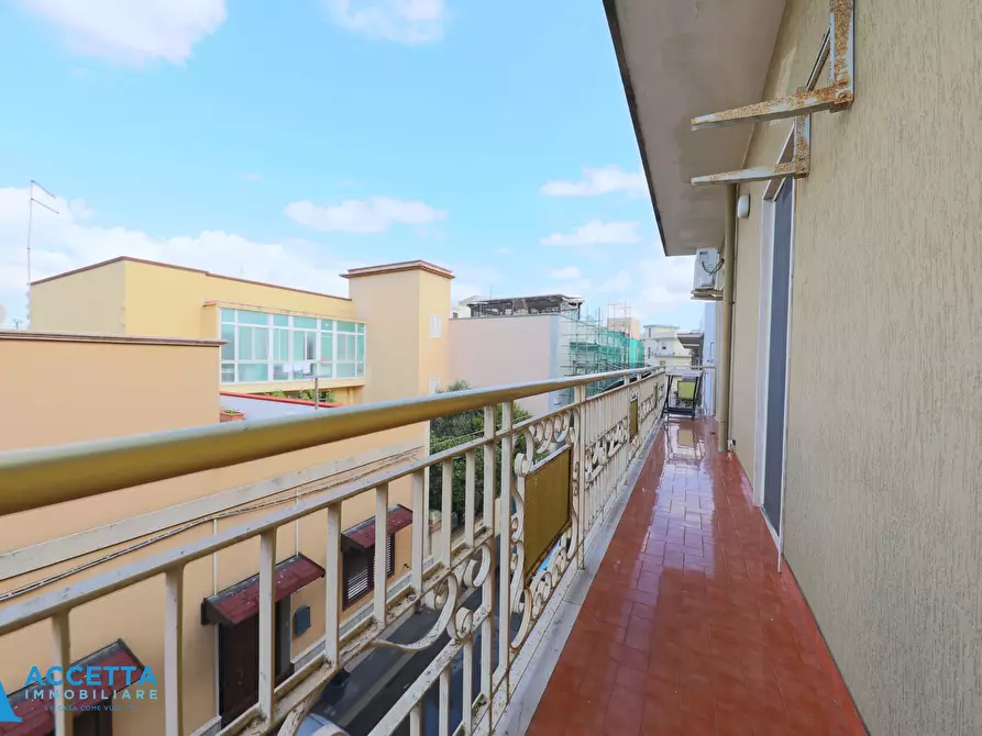 Immagine 12 di Palazzo in vendita  in Via Giuseppe Garibaldi 15 a Taranto