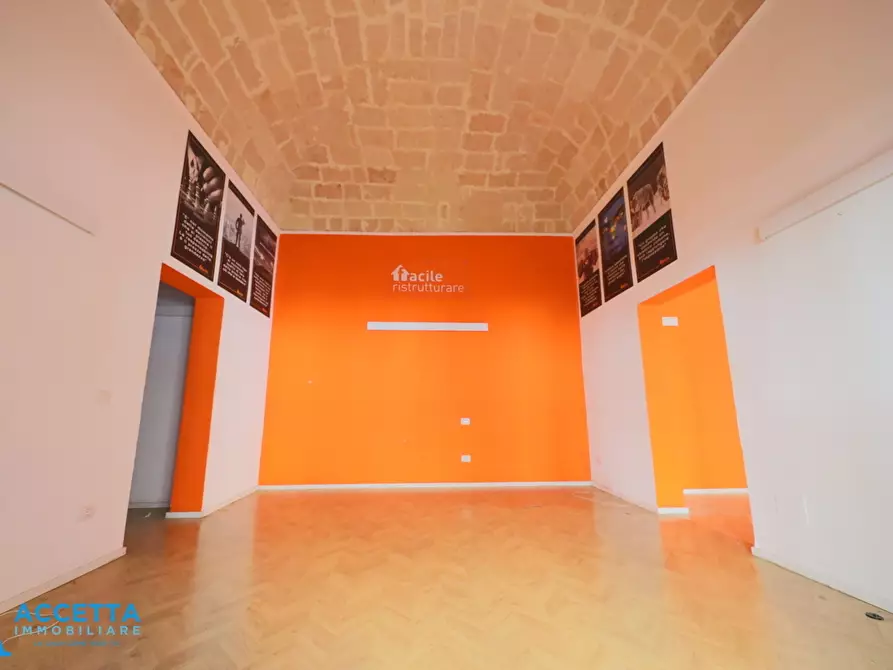 Immagine 2 di Locale commerciale in affitto  in Via Oberdan 31 a Taranto