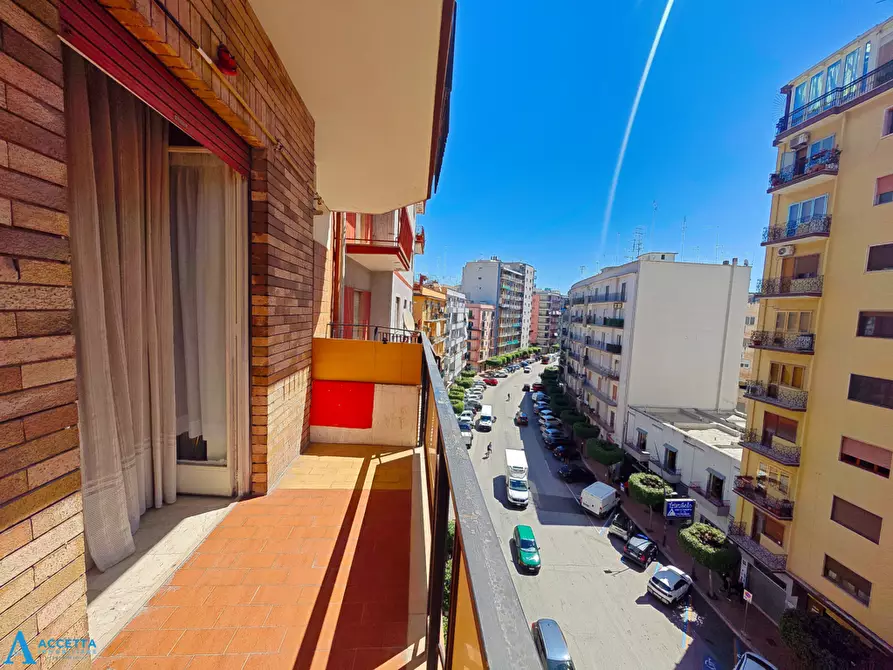 Immagine 8 di Trilocale in vendita  in Viale Liguria 27 a Taranto