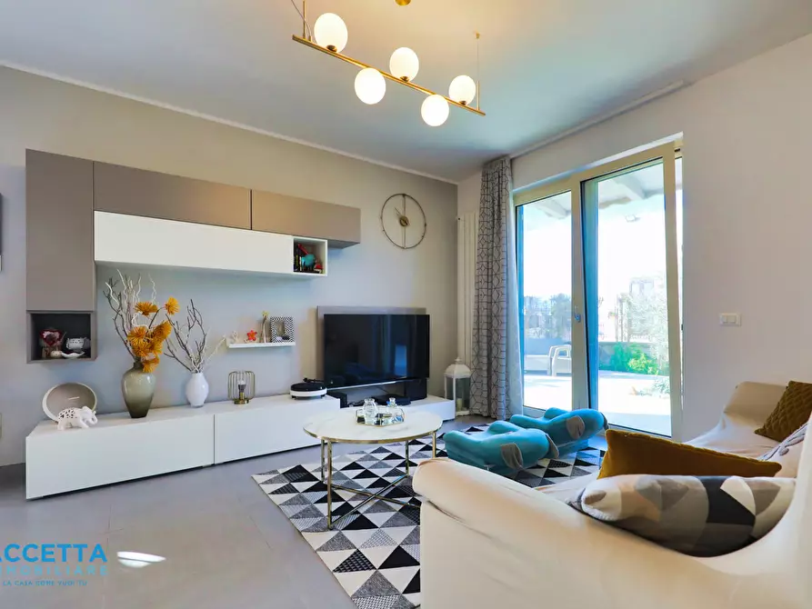 Immagine 10 di Villa in vendita  in Via Fior di Zenzero 2 a Taranto