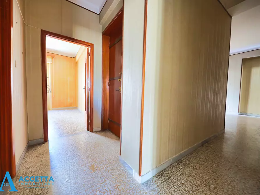 Immagine 16 di Quadrilocale in vendita  in Viale Liguria 38 a Taranto