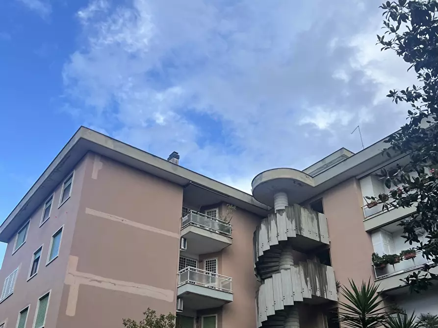 Immagine 1 di Quadrilocale in vendita  in VIA DEGLI ANTAMORO 67 a Roma