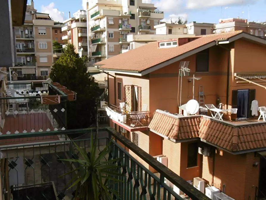 Immagine 25 di Trilocale in vendita  in VIA DEL FOSSO DI BRAVETTA a Roma