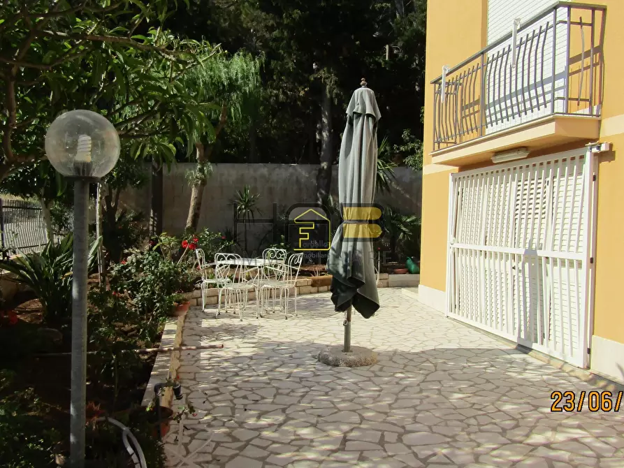 Immagine 14 di Trilocale in affitto  a Erice