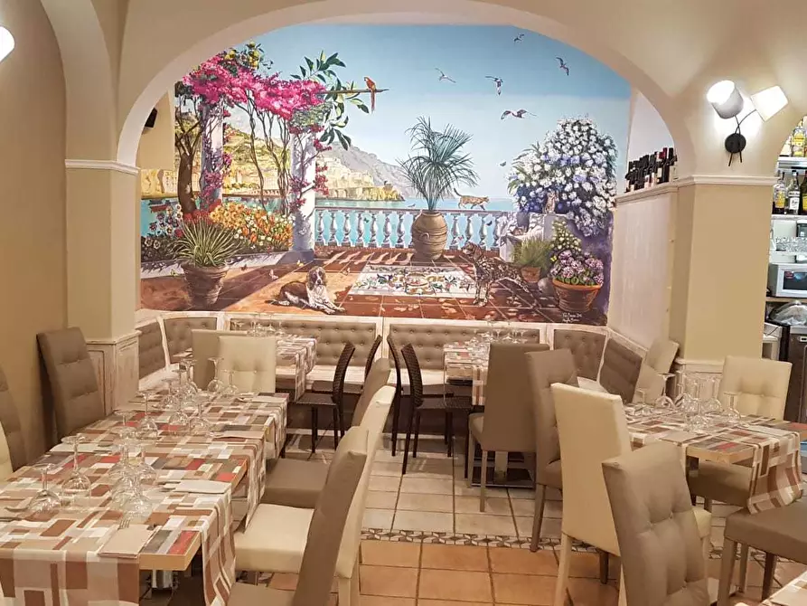 Immagine 1 di Locale commerciale in vendita  in Via Lorenzo D'Amalfi a Amalfi