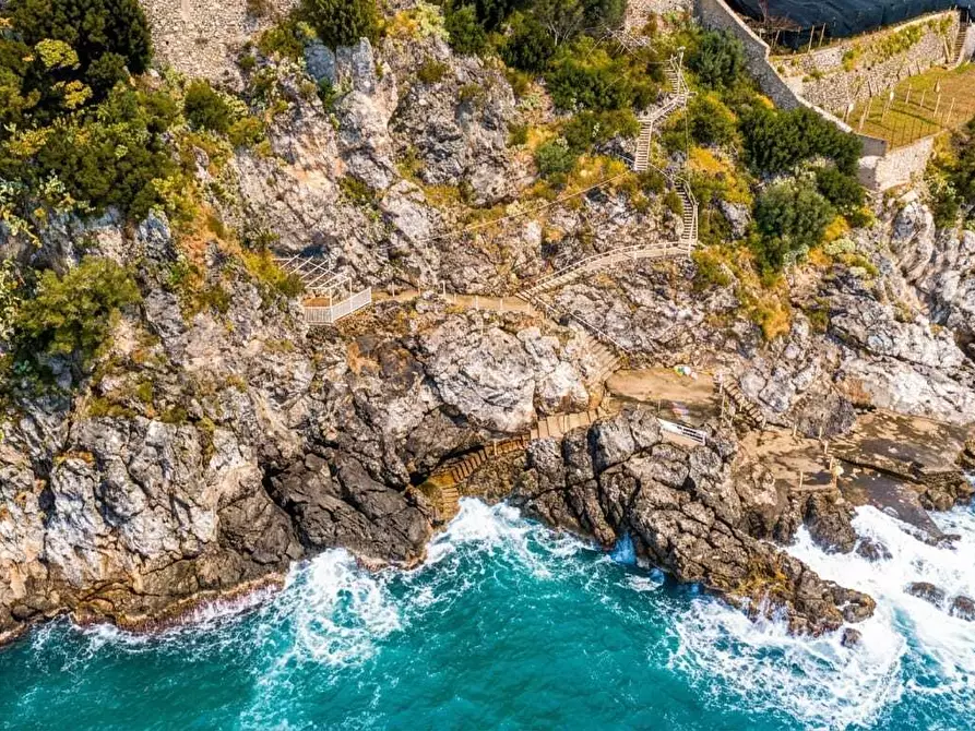 Immagine 4 di Trilocale in vendita  in Via Mauro Comite 7 a Amalfi