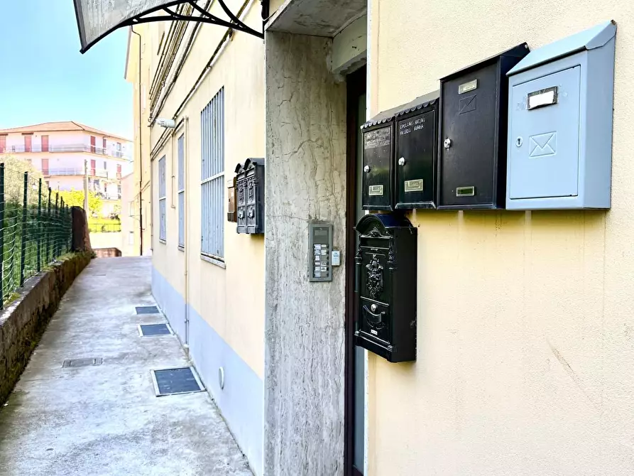Immagine 10 di Bilocale in vendita  in Via Gorgola a Contursi Terme